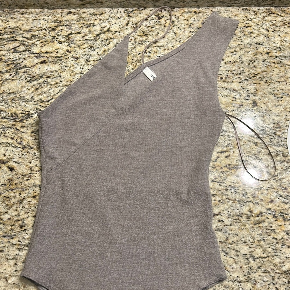 SUPER SOFT one shoulder bodysuit